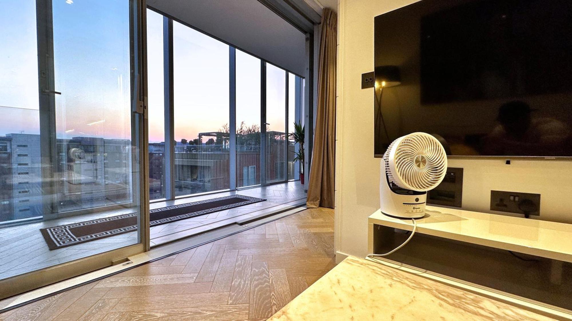 Battersea Power Station - Winter Garden Balcony & 1Gb Wifi - Luxurylondonstays المظهر الخارجي الصورة