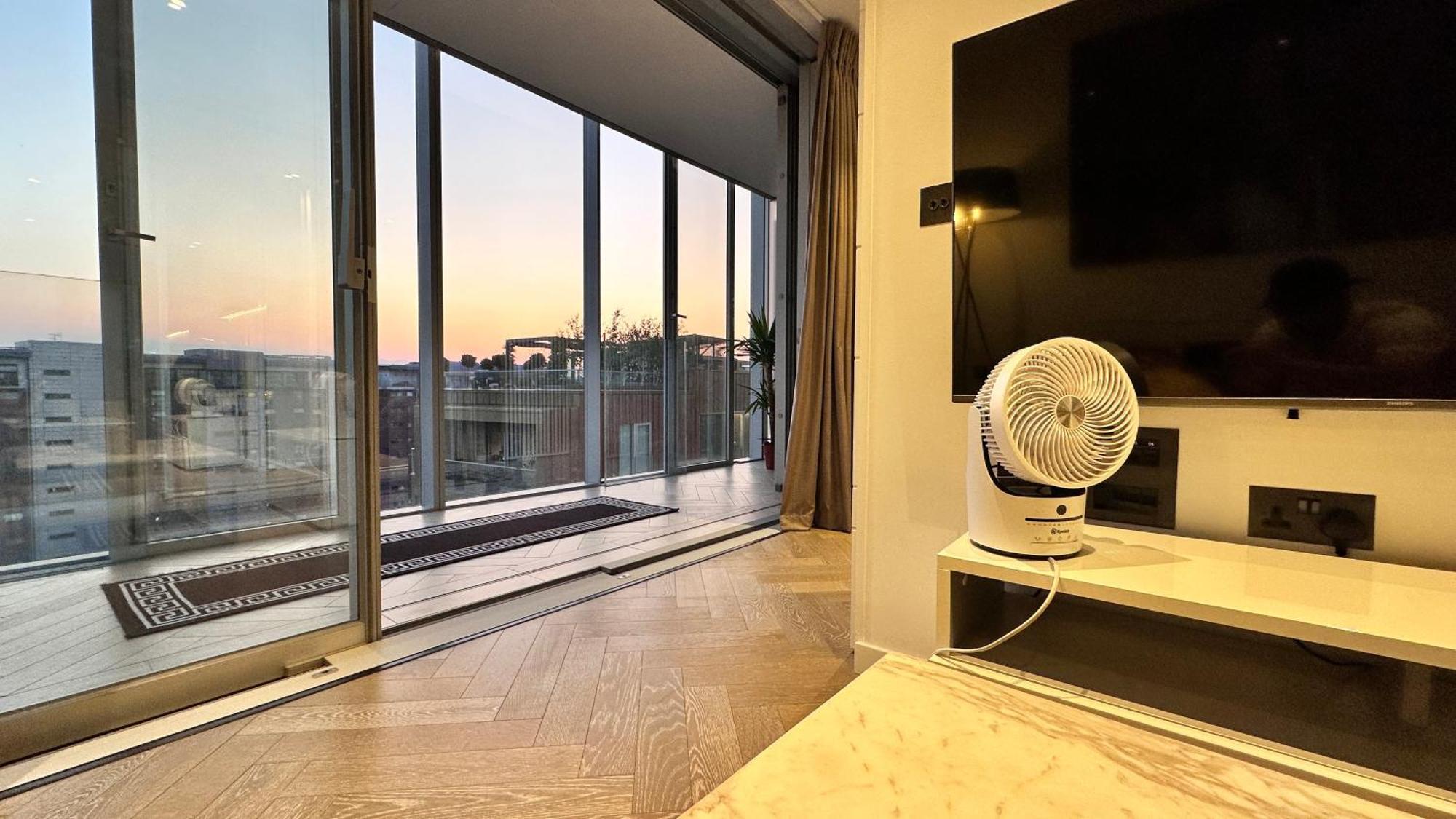 Battersea Power Station - Winter Garden Balcony & 1Gb Wifi - Luxurylondonstays المظهر الخارجي الصورة